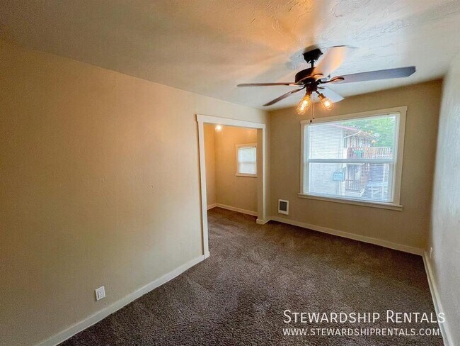 Photo - 1543 Ferry St Unit B