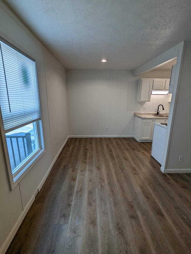 Photo - Carolina Drive - Greenville - 822