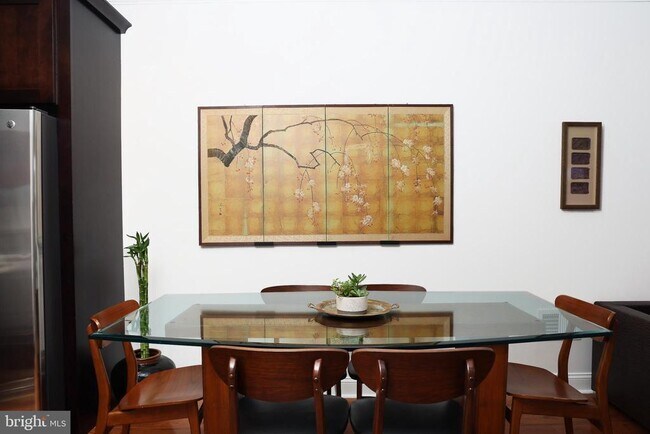 Photo - 2241 Cross St