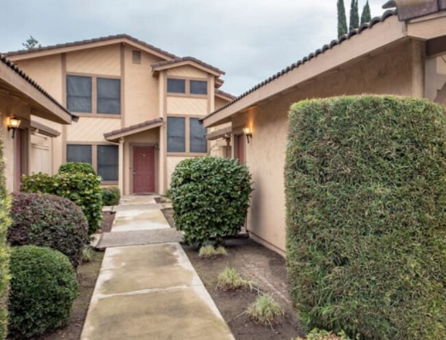 Photo - Hahn Triplexes