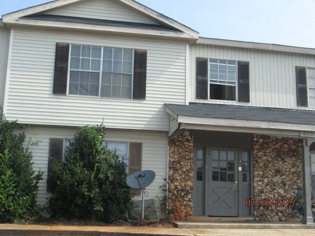 Photo - Country Club Apartments