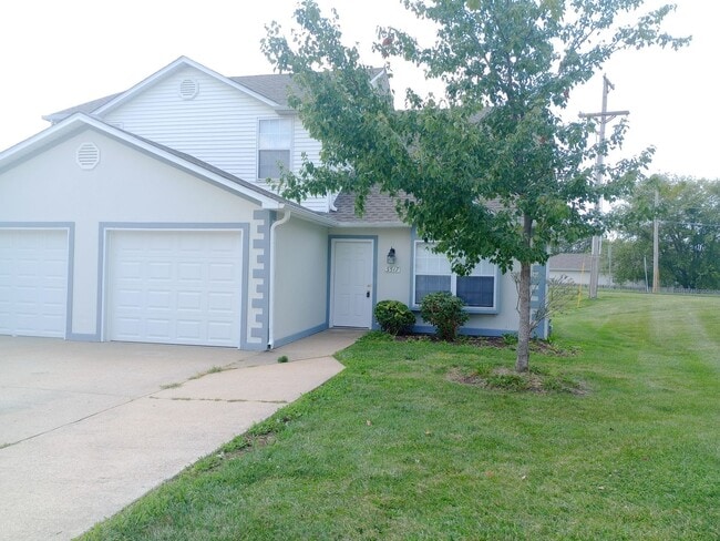 Building Photo - 3517-3519 La Mesa Dr. Unit 3517 La Mesa Dr.