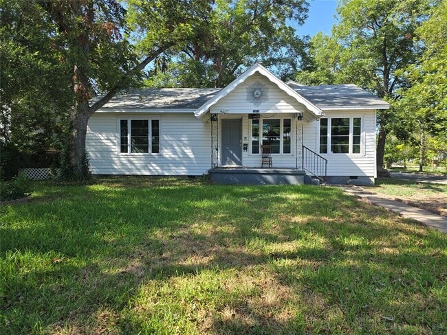 Building Photo - 1515 Karen Ave Rental