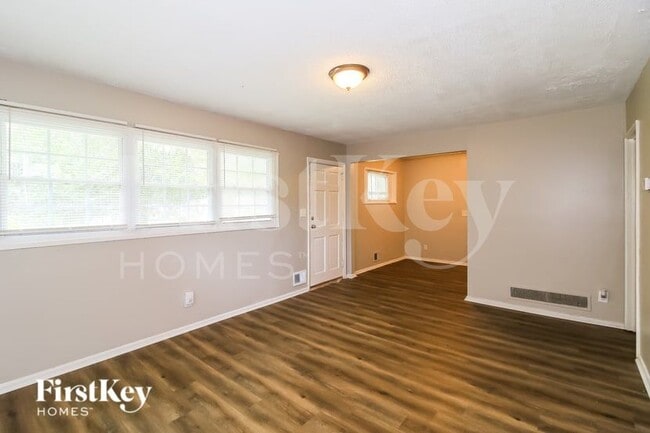 Photo - 1836 Evans Dr SW
