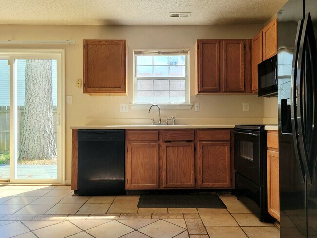 Photo - 4 bed single home near Fort Eustis for rent