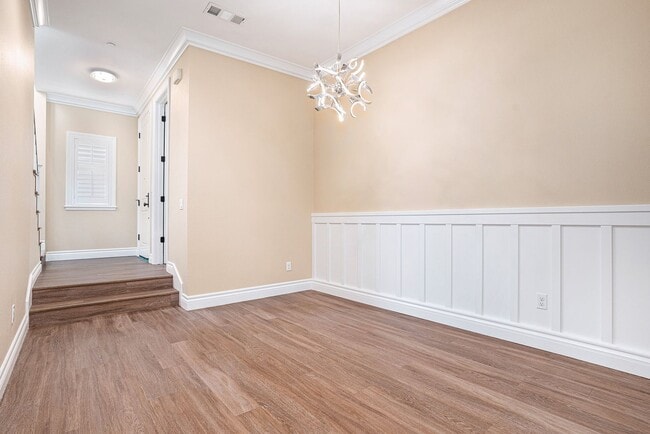 Photo - Beautiful Custom Townhouse In Desirable Wa...