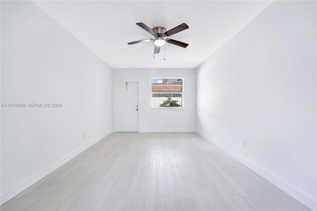 Photo - 15991 NE 18th Pl Unidad 3