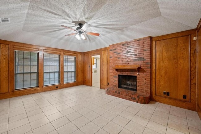 Photo - 504 Warbler Dr