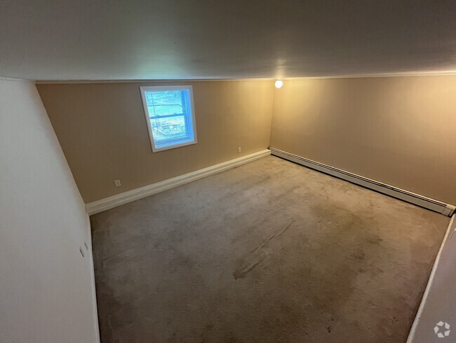 Building Photo - 224 Vanderbilt Blvd Unit 1 Rental