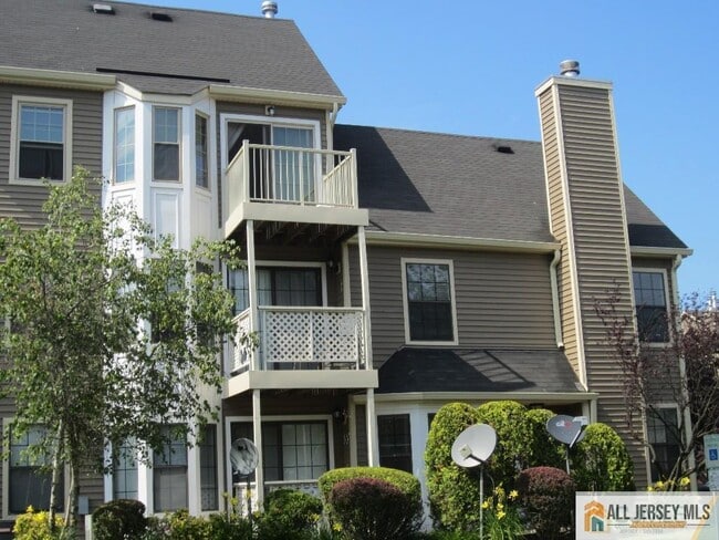 Building Photo - 46 Lear Ct