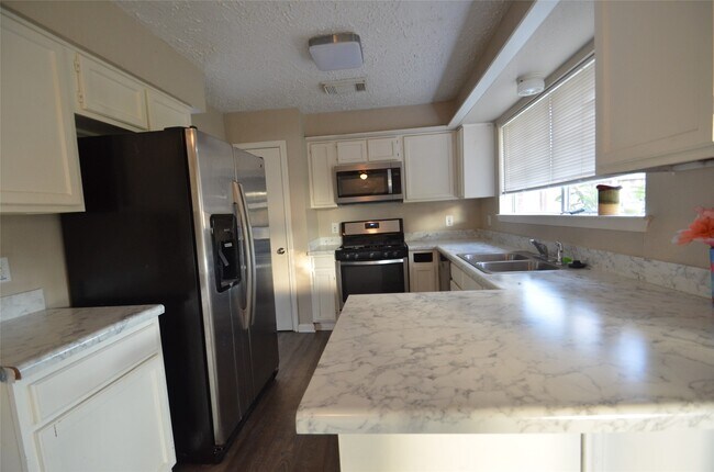 Photo - 1902 Whitebriar Dr