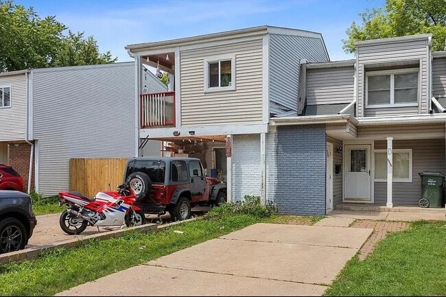 Photo - 2049 Berkshire Cir