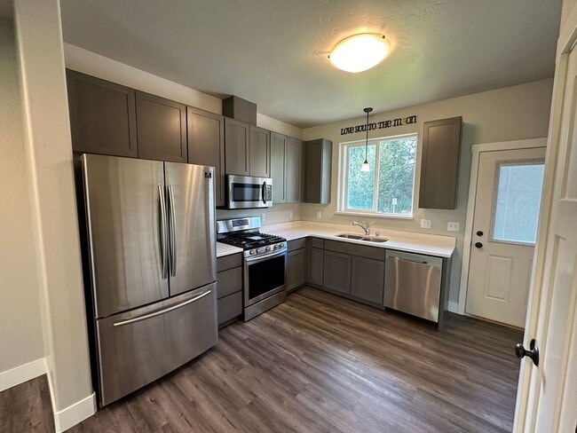 Photo - 1167 Westpoint Dr Unit 3