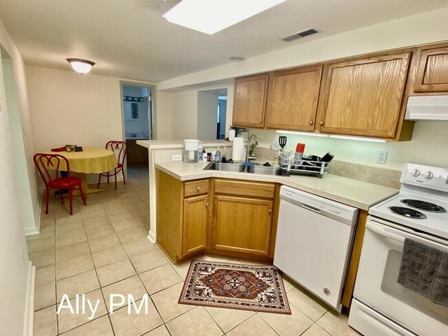 Photo - 925 Henry Ave Unit B - 1