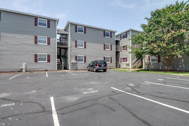 Building Photo - LOVELY 2 BR, 2 FULL BATH CONDO 1 BLOCK FROM THE CHESAPEAKE BAY!!