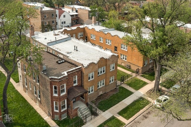Photo - 1042 N Leamington Ave Chicago, IL 60651