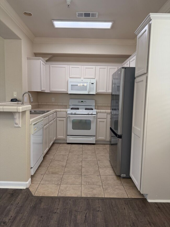 Photo - 3bd/2.5ba townhome in Shasta View Gardens