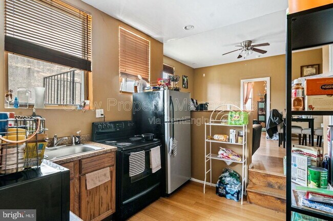 Photo - 1834 W Diamond St Unit 2