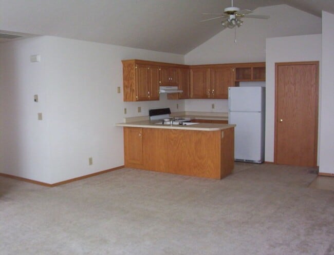 Photo - Spacious 2 bedroom duplex in great neighborhood!