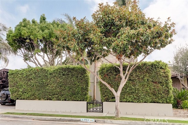 Photo - 864 Avenue A