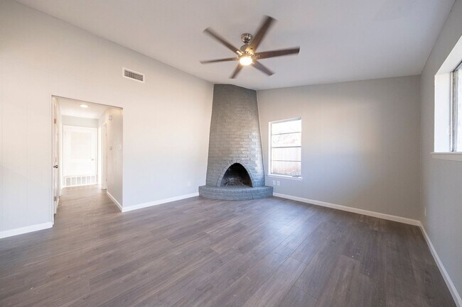 Photo - 4900 Hawk Cove Unidad - B