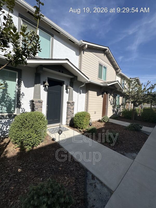 Building Photo - 410 S Summit St Unit 102