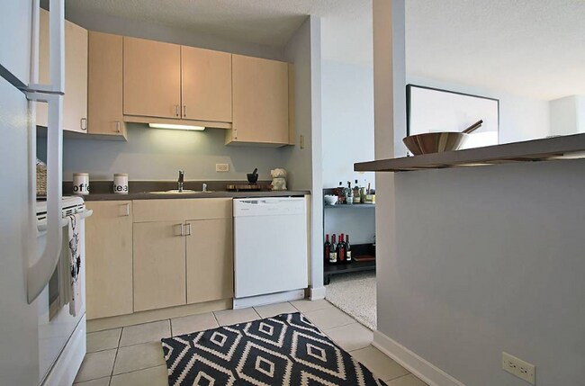 Photo - 1228 S Michigan Ave