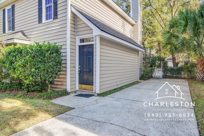 Photo - 978 Governors Rd