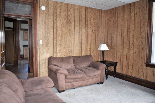 Building Photo - 24 S 10th St Unit 24-2ADV
