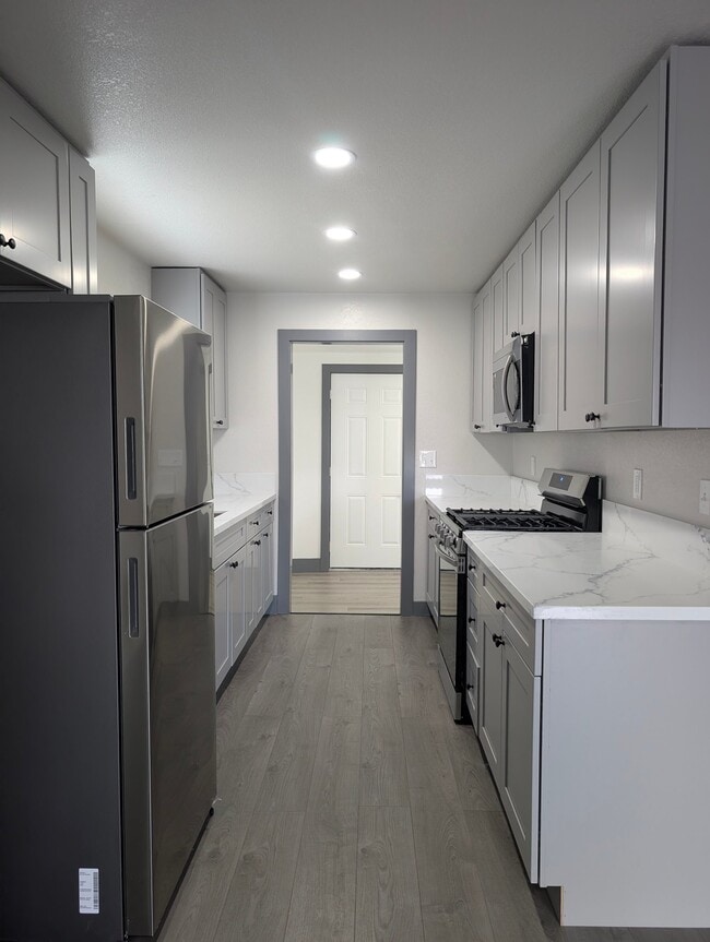 Photo - 1865 Elgin St
