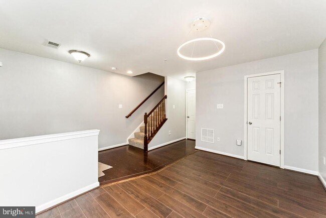 7203 Silver Thorn Way