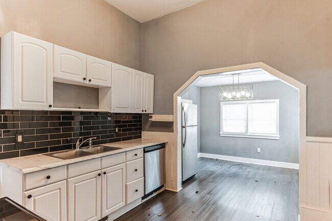 Photo - 2114 Lincoln St