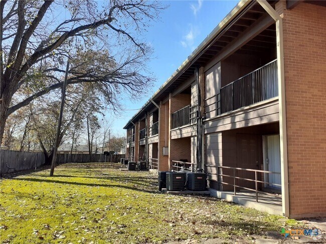 Building Photo - 308 N 14th St Rental