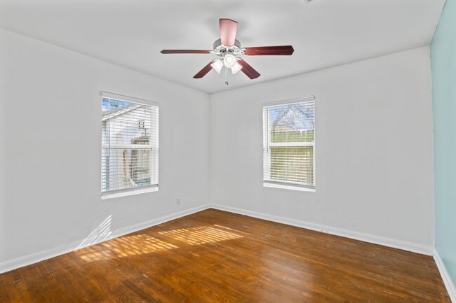 Building Photo - 7511 Magnolia St