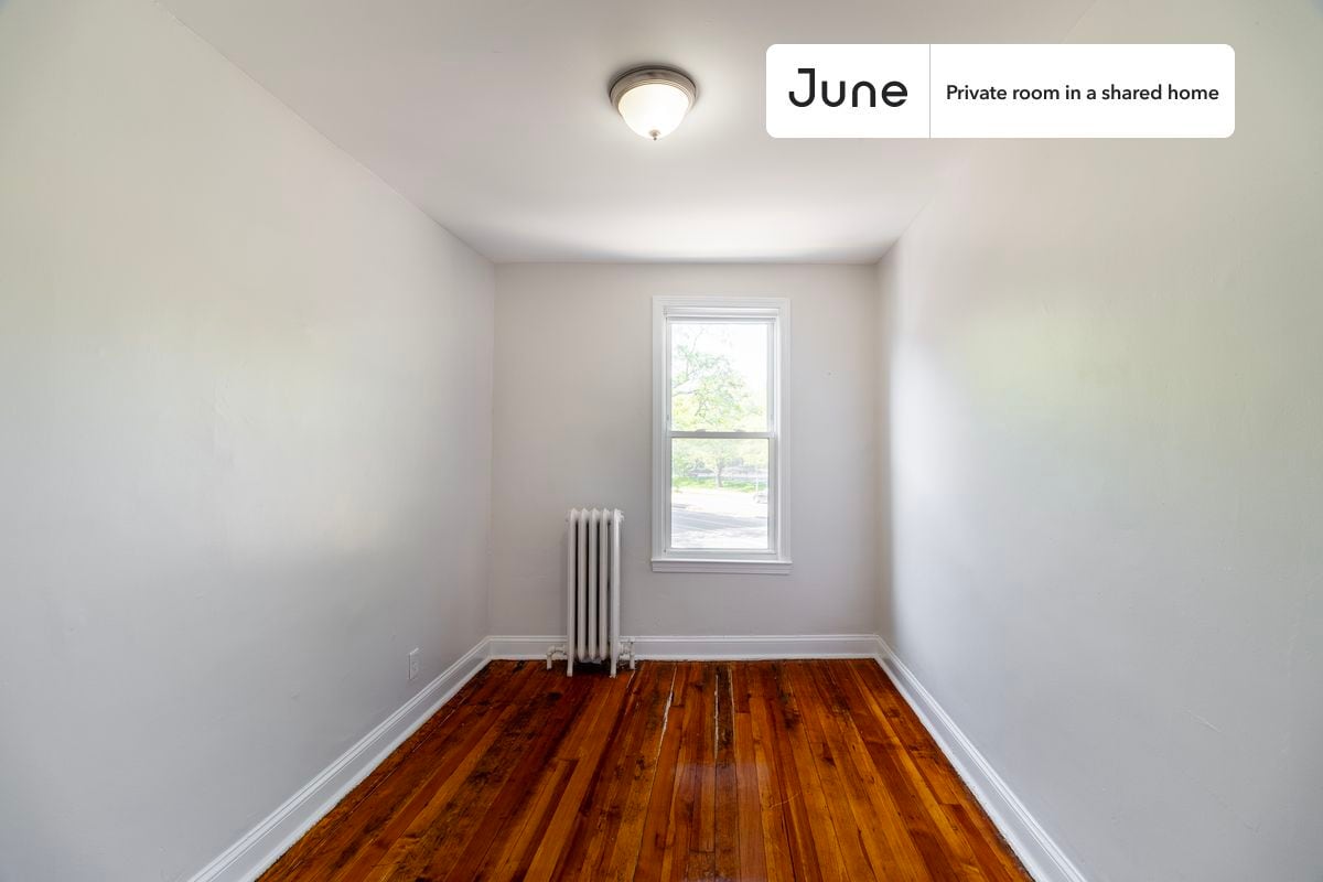Private bedroom in 4 bed/1 bath Home - Private bedroom in 4 bed/1 bath Home
