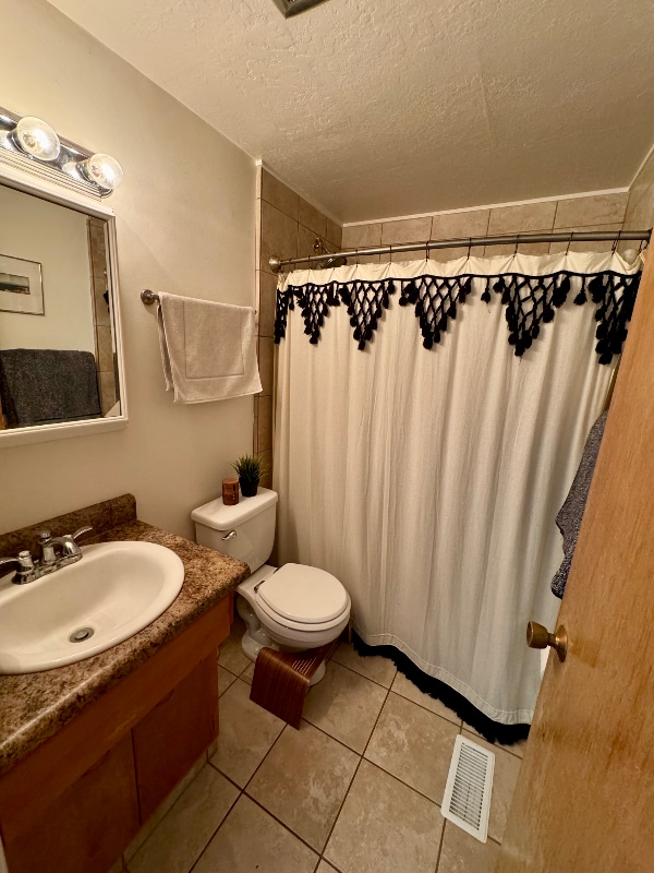 Photo - 673 E 6th Ave Unit 1