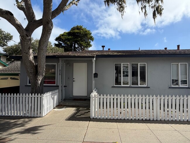 Building Photo - 828 Sinex Ave Unit 828 Sinex Ave