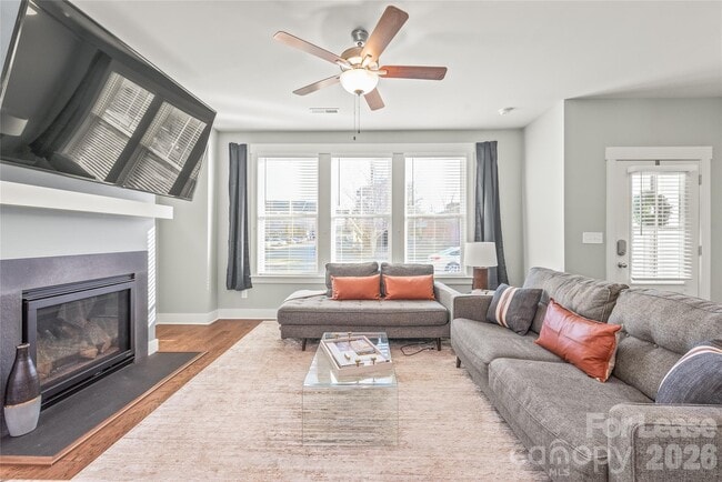 Photo - 554 Amalfi Dr