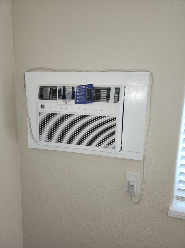 Photo - Recently Updated -  2 Bedroom 1 Bathroom O...