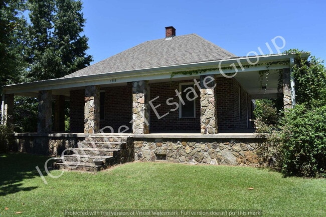 Photo - 1/1 home with detached garage
