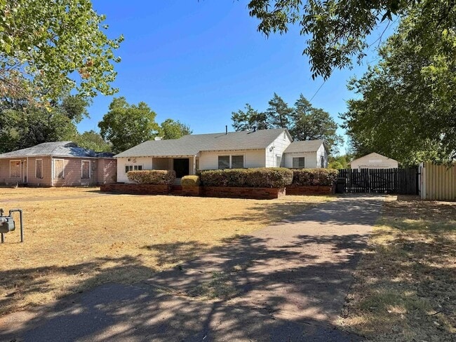 1113 Harlan Ave