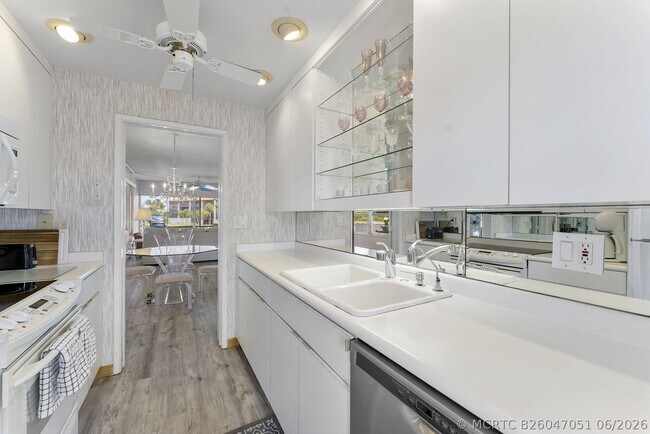 Photo - 101 NE 19th Ave Unit 228