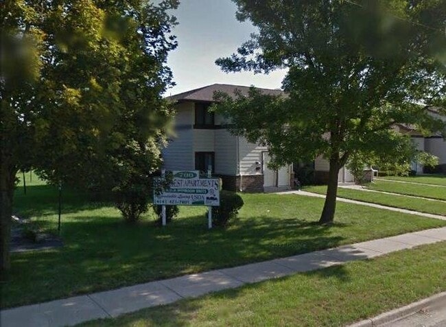 Building Photo - 700 Meadow Ln