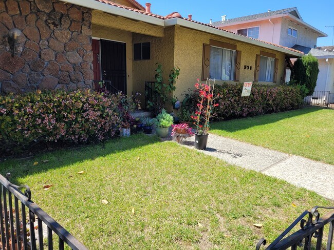 Photo - 571 Kiely Blvd Unit 4
