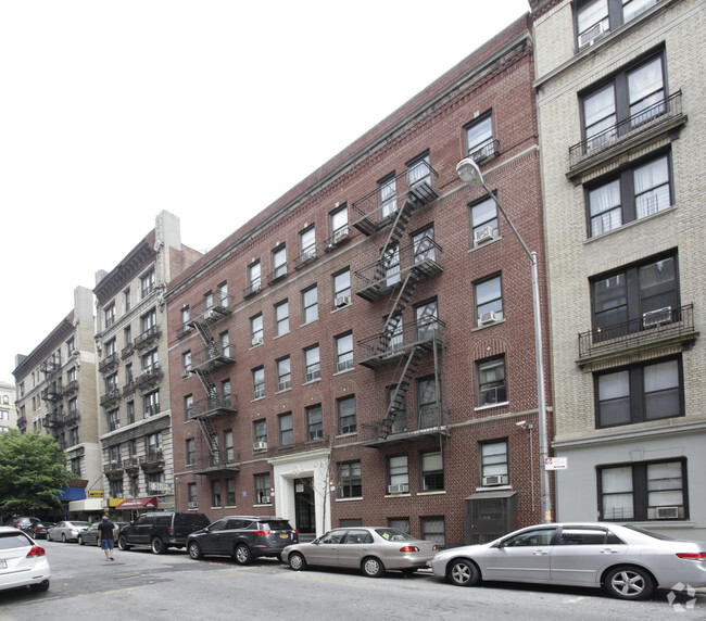 Building Photo - 69 Pinehurst Avenue Rental