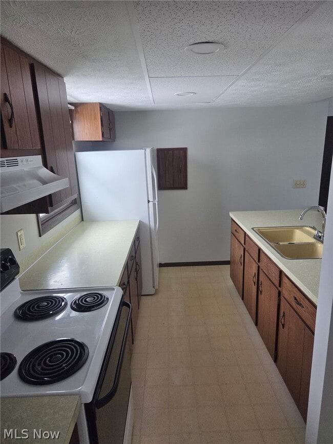 Photo - 515 Leonard Ave SW