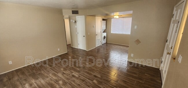 Photo - 3932 E Hayhurst Ln Unidad 4