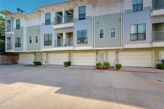 Building Photo - 2415 Stutz Dr Unit H Rental