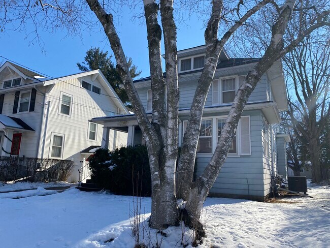 Photo - 1021 E High St Unit 1