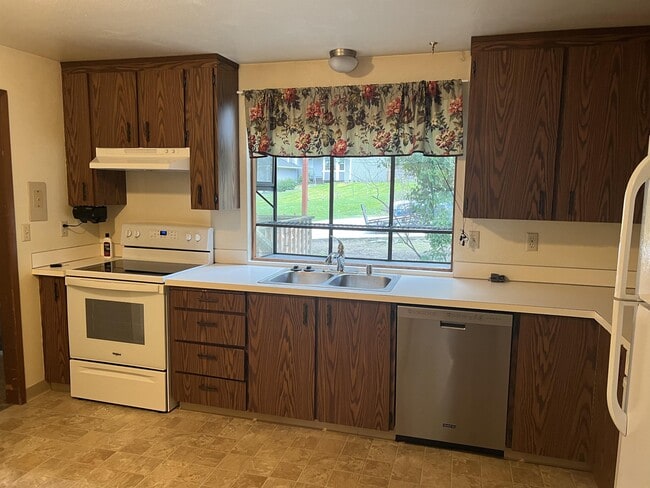 Photo - 4426 Holly Ln NW